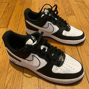 Size 9 Men's Nike Air Force 1 '07 "Panda" Colorway